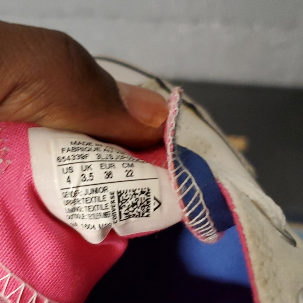 Sneakers - Picture 4 of 6